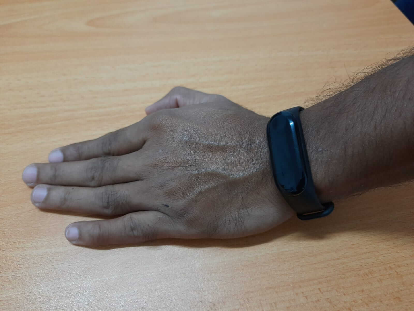 A wristband to detect hand hygiene and prevent the spread of covid.